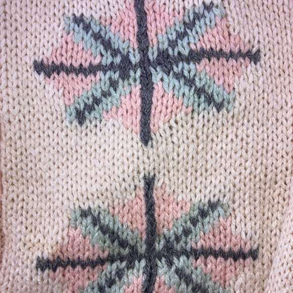 Vintage Sheridan Square hand knitted sweater cream and pink Size Small. - Picture 5 of 9